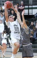 Good day for Wolves, Riverhawks